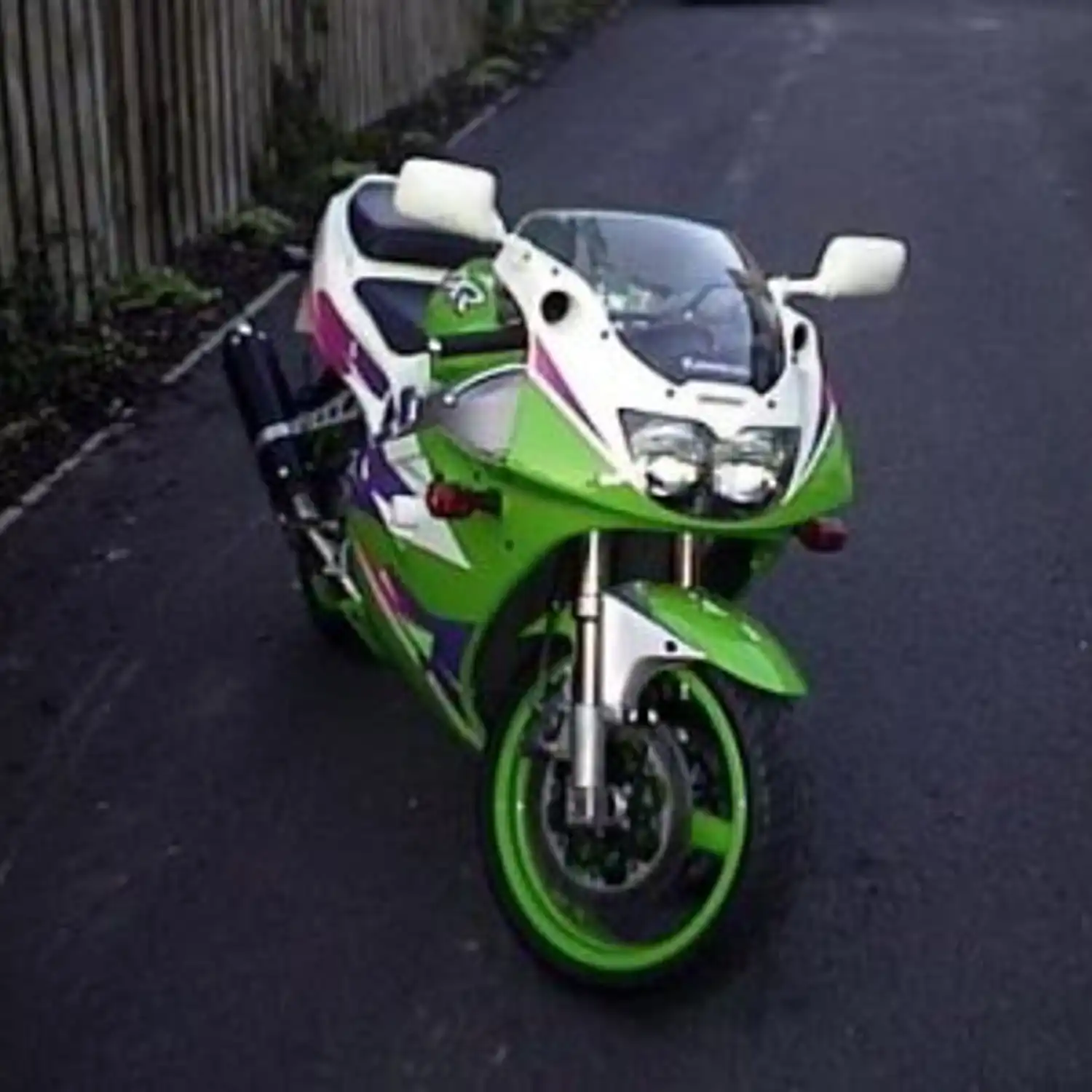 KAWASAKI ZXR400