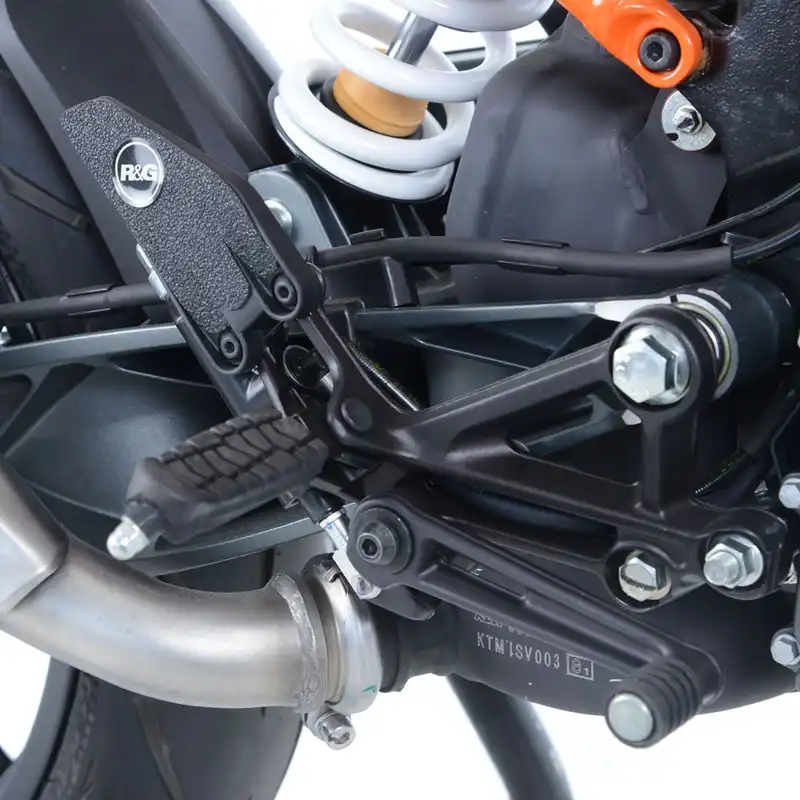 R&G Boot Guard Kit for KTM 125 Duke '17-'23 models