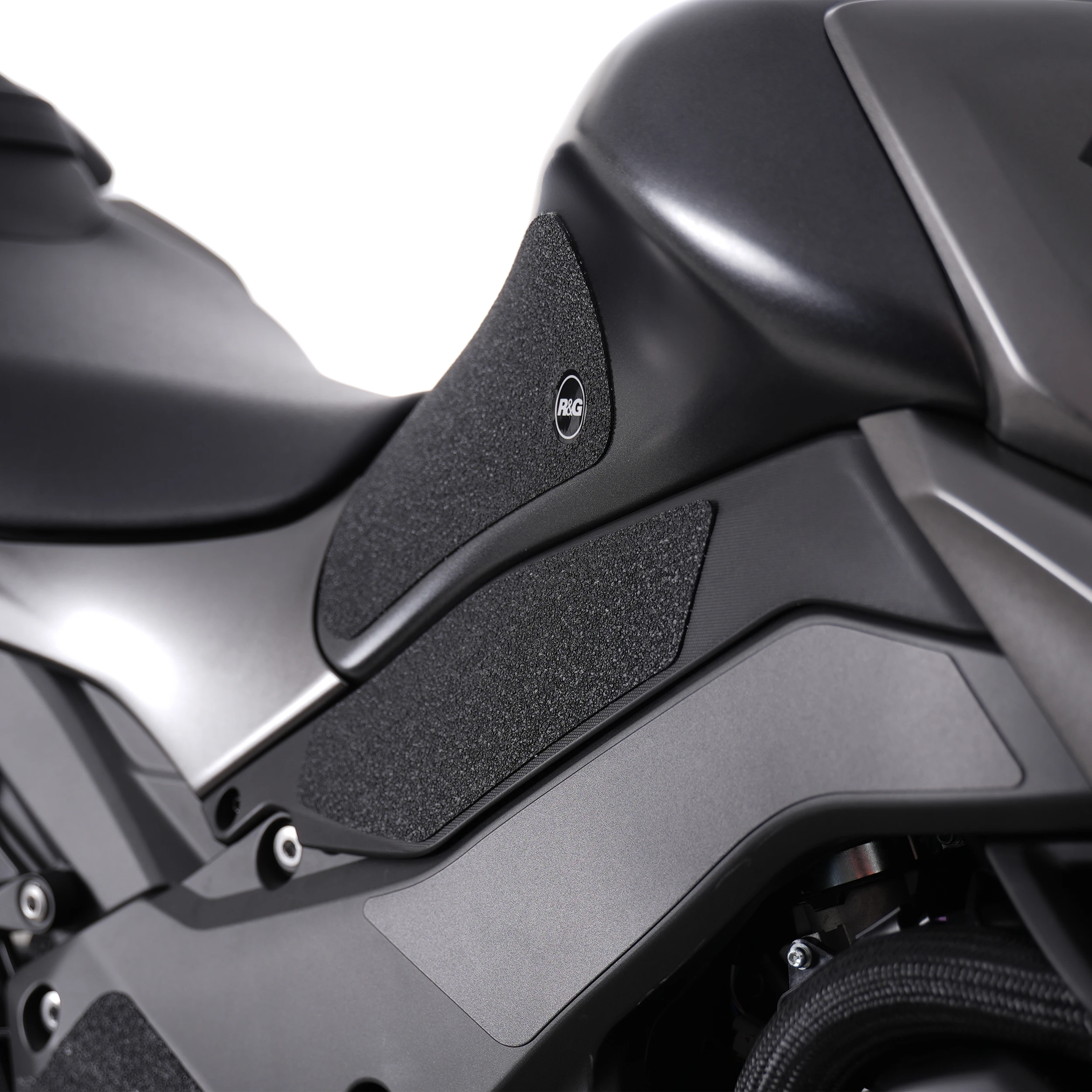 R&G Tank Traction Grip for Kawasaki Z1000 '14-'22, Z1000R '17- & Z1100 '26-