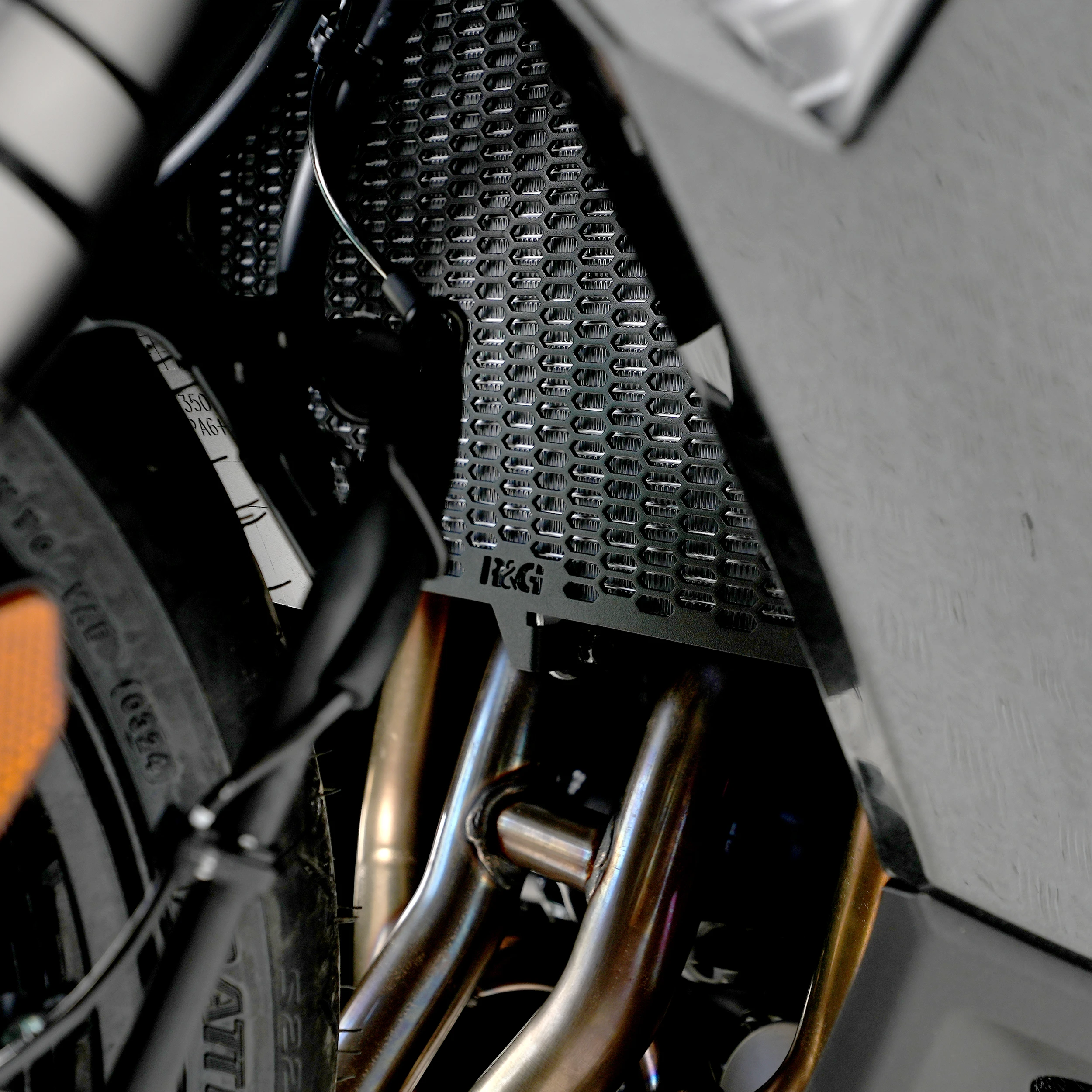 PRO Radiator Guard forKawasaki Z750 '07-'13, Z750R '11-'13, Z750S '07-'13, Z800 '13-'16, Z1000 '10-'18, Z1000R '17-'20, Z1000SX '11-'19, Versys 1000 '12- '24, Versys 1100 ’25- & Ninja 1000SX '20- '24 & 1100SX '25-