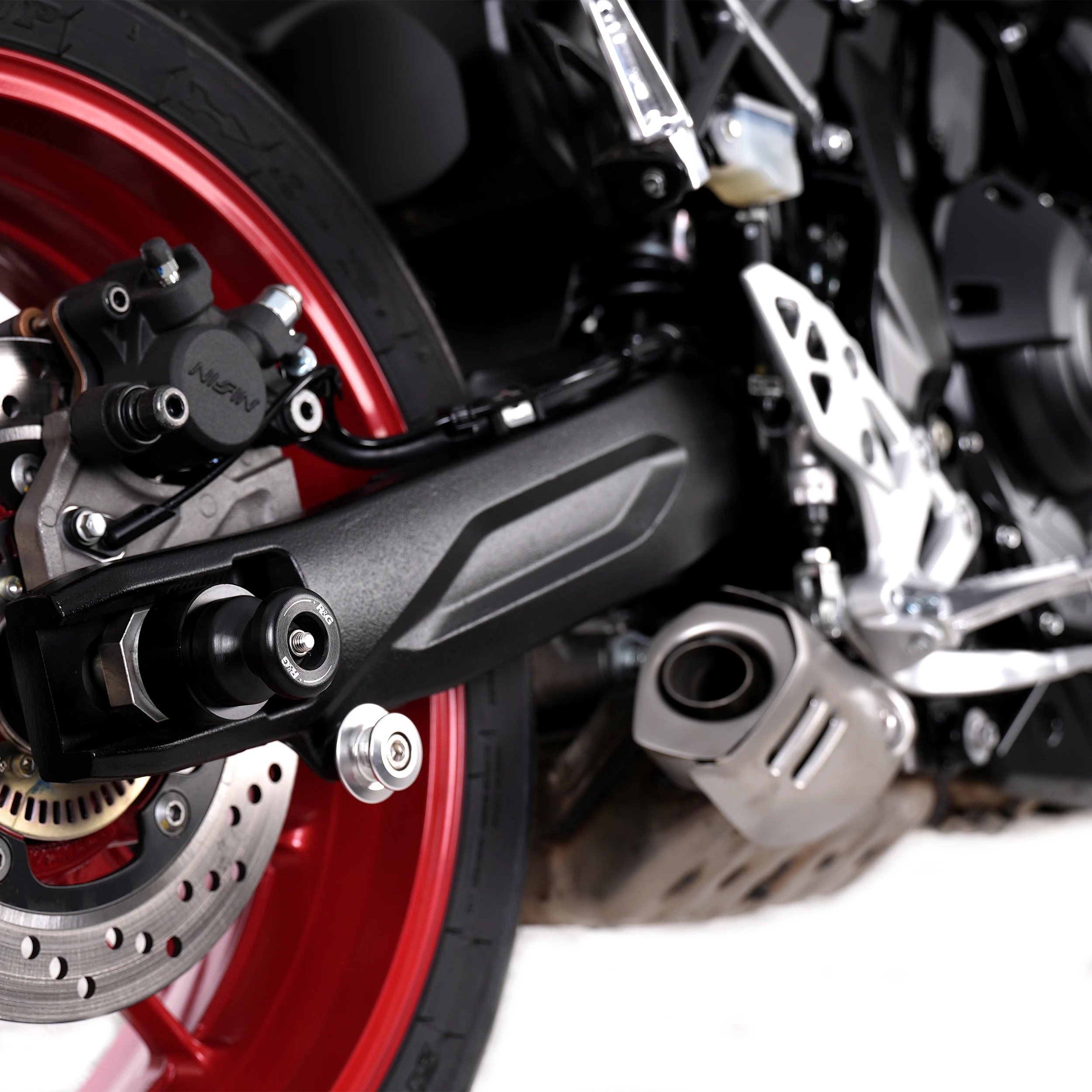 Spindle Sliders for the Suzuki GSX-8S '23-, GSX-8T '25-, GSX-8TT ‘25-,Suzuki V-STROM 800DE ’23- & Suzuki GSX-8R '24-