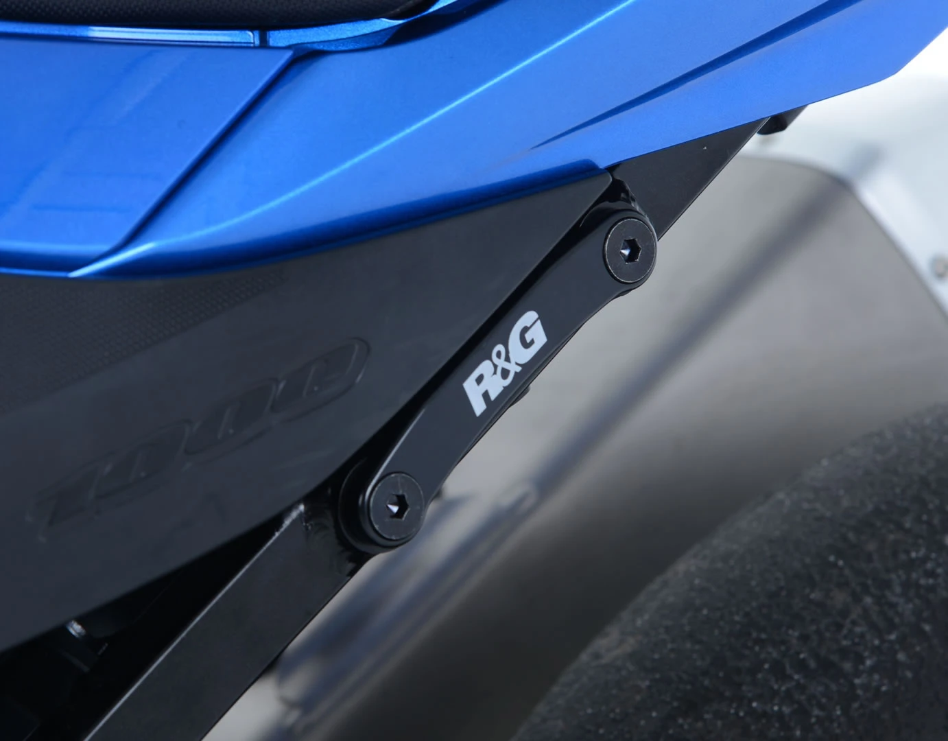 Rear Foot Rest Blanking Plate for Kawasaki Ninja 250 '17, Ninja 300, Z250 '13-'18 and Suzuki GSX-R1000 / GSX-R1000R '17- '24 models