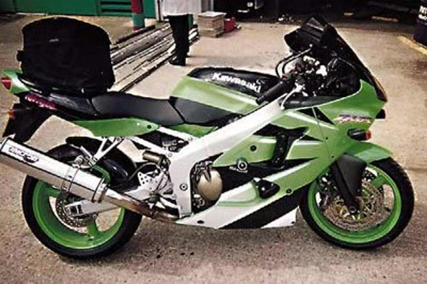 Kawasaki ZX6-R ZX6R 2000-2006 R&G Racing Cotton Reels Paddock Stand Bobbins