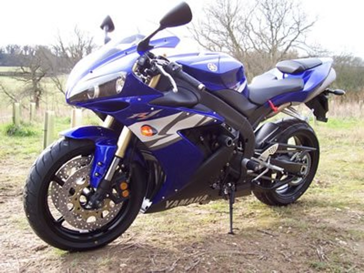 Yamaha Yzfr1 2004 To 2005 Crash Protectors Cp0116bl Cp0116wh